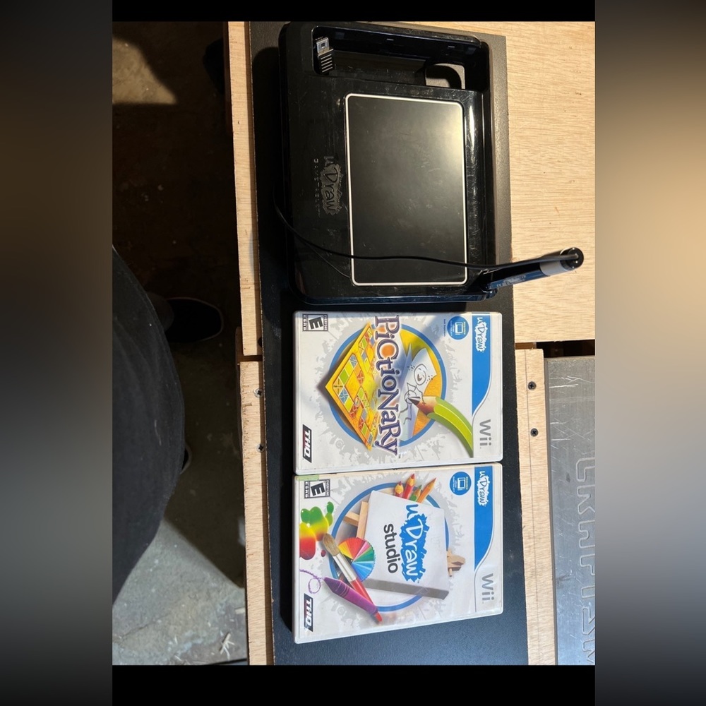 2 wii games and udraw pad